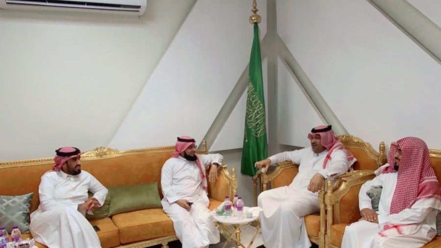 BerAldarb's tweet photo. #زيارة_كريمة |

استقبل رئيس مجلس الإدارة الشيخ #عمر_شبلي سعادة رئيس جمعية الحقو @ber_alhaqo الشيخ #علي_نهاري ورئيس اللجنة العقارية والتقييم بـ #غرفة_جازان الأستاذ #حسن_العريشي تهدف الزيارة لتبادل الخبرات لتطوير العمل الخيري بمنطقة جازان.

#بر_الدرب https://t.co/CWq7du76Ec