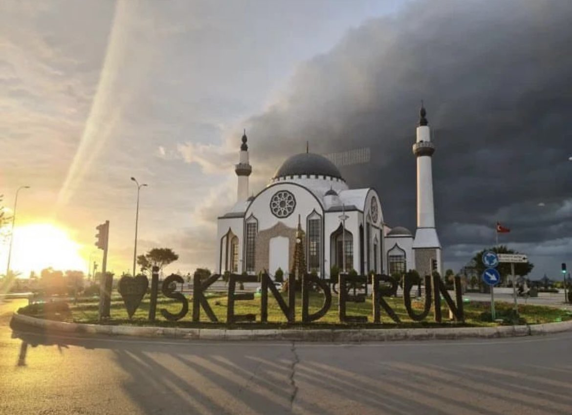 ✍️Diyorlar ki bir mevsim öteden bahar gelmiş dost yüreklere🙏♥️

Yanımızda yöremizde
Önümüzde arkamızda
Sağımızda SOL'umuzda olamayanların anısına saygıyla

Gün aydın olsun.☕☘️🐞
#memleketsevdasi