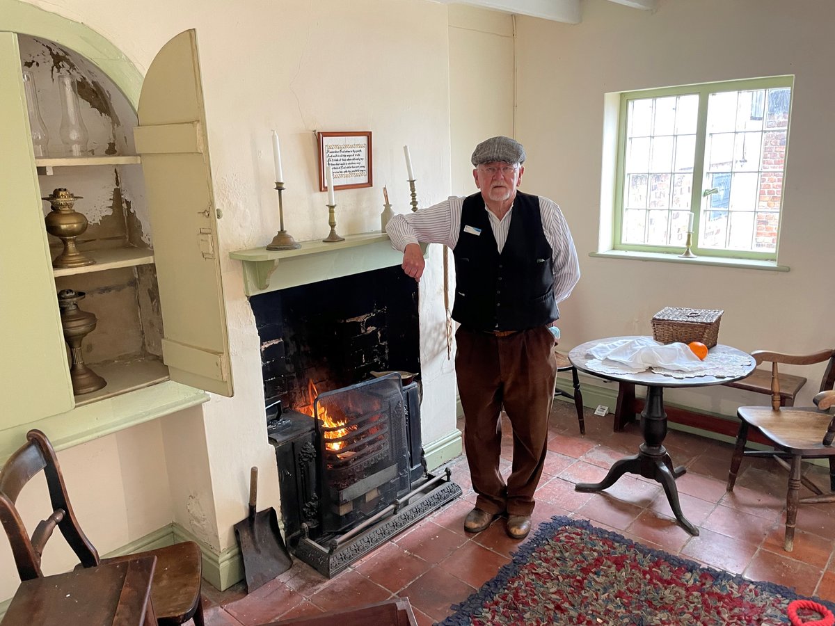 NWMuseum's tweet photo. Do you have a passion for people, history &amp;heritage?
👀 We're recruiting a Galleries Volunteer
💕 help us care for our historic boats &amp; archives and deliver activities to visitors that interpret our collections
 👉🏽 https://t.co/5ieO7WJDO1
@UoCVolunteering @ChesterVol @cwvolarts https://t.co/1t2zWP2NdD