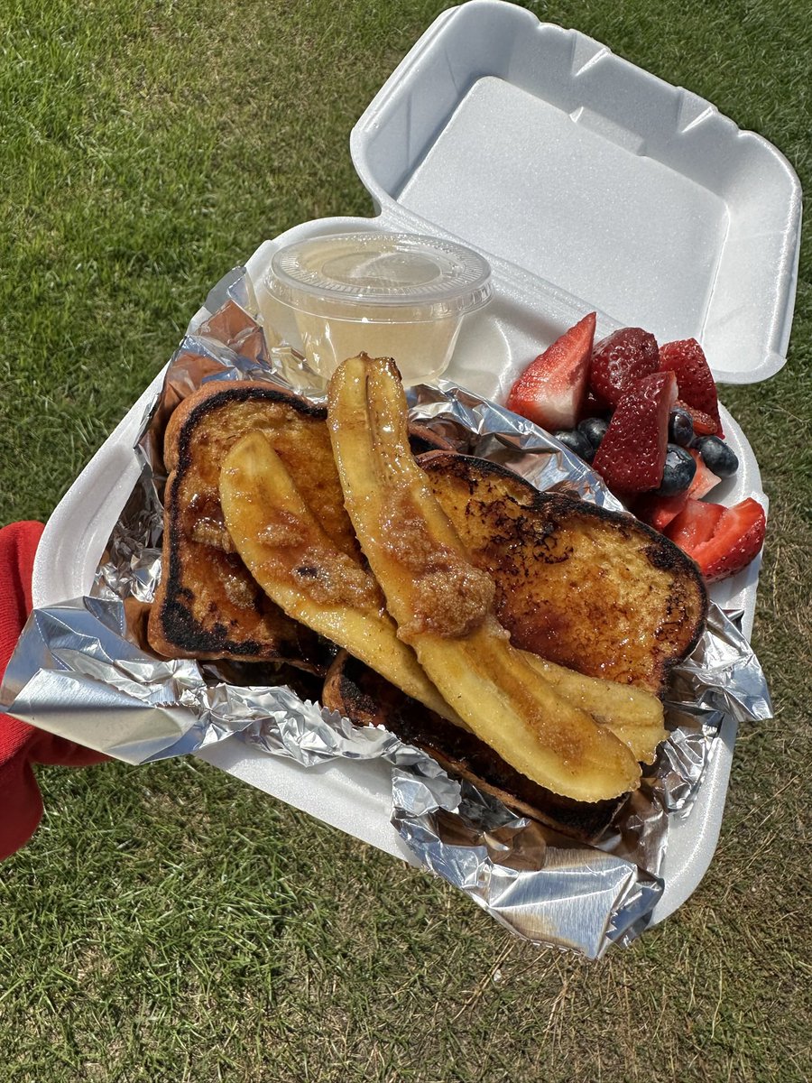 mamimyaaa's tweet photo. being plant-based never translated to missing any meals 😭🔥 vegan meals in bakersfield served every week 🌱👩🏽‍🍳 https://t.co/0Dqfh9yPzk