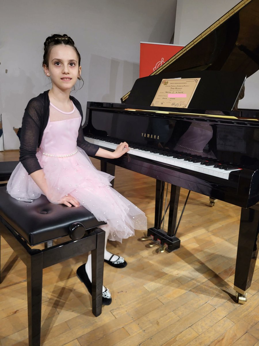 🌠Hara in Year 3 recently took part in a piano competition at the Dinu Lipatti National College of Art, earning a well-deserved second place!
 
Well done to Hara for her hard work, and being key-sational!
 
#inspiringschoolstories #primarymusic #schoolstories