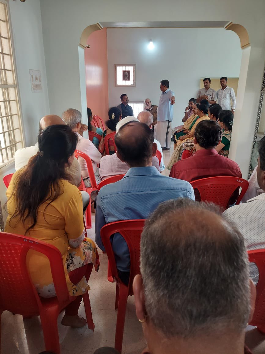 astitvam's tweet photo. #5
#RightVote
Had an opportunity to meet Elderly people and intellectuals at renowned lawyer Sri M.R Satyanarayana’s residence in Shivamogga.
Brainstorming interaction went on and felt the election wave is catching up amongst mass, who are aspiring for strong mandate. https://t.co/SRsO76uplt