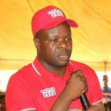 CCC interim organising secretary, Amos Chibaya  has been caught in a love triangle involving that party’s Nketa aspiring  legislator,Memory Makasi and one Lovemore Gono.Their illicit affair started in 2021  and they have been sleeping together in several Gweru lodges.