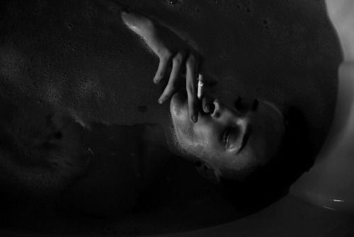 Antonia45679065's tweet photo. #vss365
A single
#reeboot my eye's
follow the motion
of her body
I rest my eye's
against her eye's
that tell a thousand
poetries
How i realized
how her soul made
my soul love her
so deeply .. https://t.co/YKwUDNfvBU