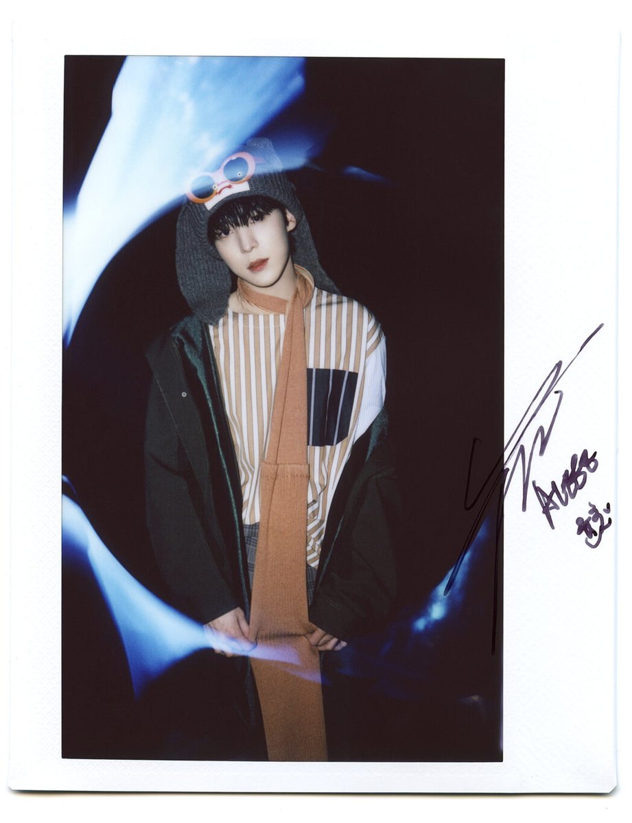 viviennewwlady's tweet image. #ATEEZ #MINIV #YUNHO 

page 4