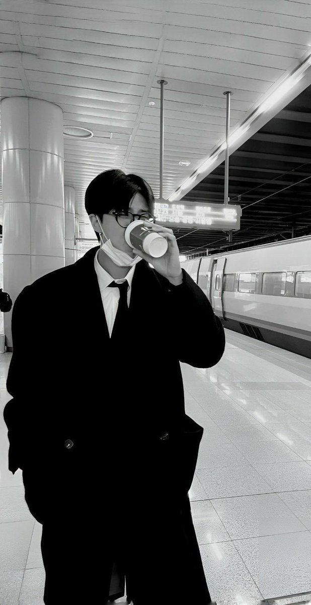 monipersona's tweet image. kdrama lead namjoon vs manhwa namjoon choose your fighter