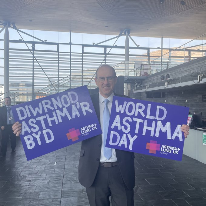 🫁 Ar #WorldAsthmaDay meddyliwn am yr 300,000+ o bobl yn dioddef o asthma yng Nghymru a beth fwy gallwn ni ei wneud i helpu.  Mae

<a href="/Plaid_Cymru/">Plaid Cymru 🏴󠁧󠁢󠁷󠁬󠁳󠁿</a> wastad wedi cefnogi Deddf Aer Glân i wneud ein dinasoedd, trefi a phentrefi yn lanach ac yn iachach.