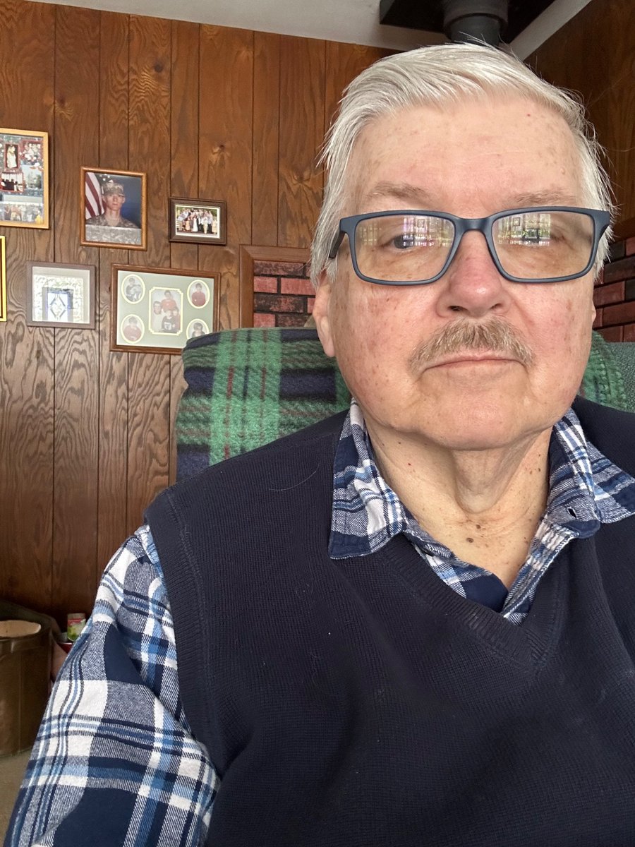 's tweet image. My epic.  “It Takes A Village IDIOT”@ Why is a girl banned from our White House by her greedy grand parents? Her father is a tormented artist. Seduced mother fights for her daughter.  #IdiotHunter is too dumb! Chapter 1 today.