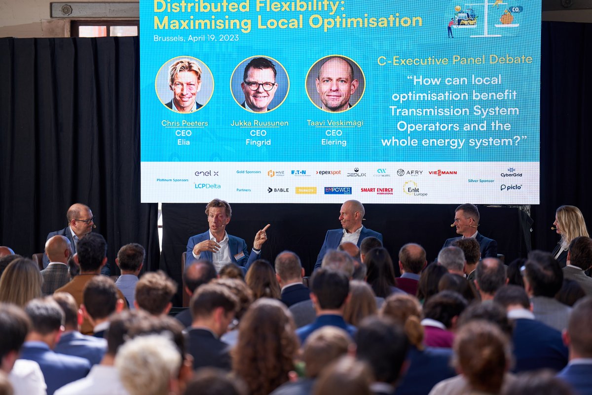 smartEnEU's tweet image. The #SmartEnergySummit2023 in numbers: 

2⃣0⃣0⃣ participants
2⃣5⃣ speakers
1⃣1⃣ moderators
1⃣1⃣ sponsors
5⃣ partners

Take a look at our after movie for a recap of the day!
🎦 youtu.be/e_TDClenev0

#FlexThatDemand #DistrictSelfBalancing