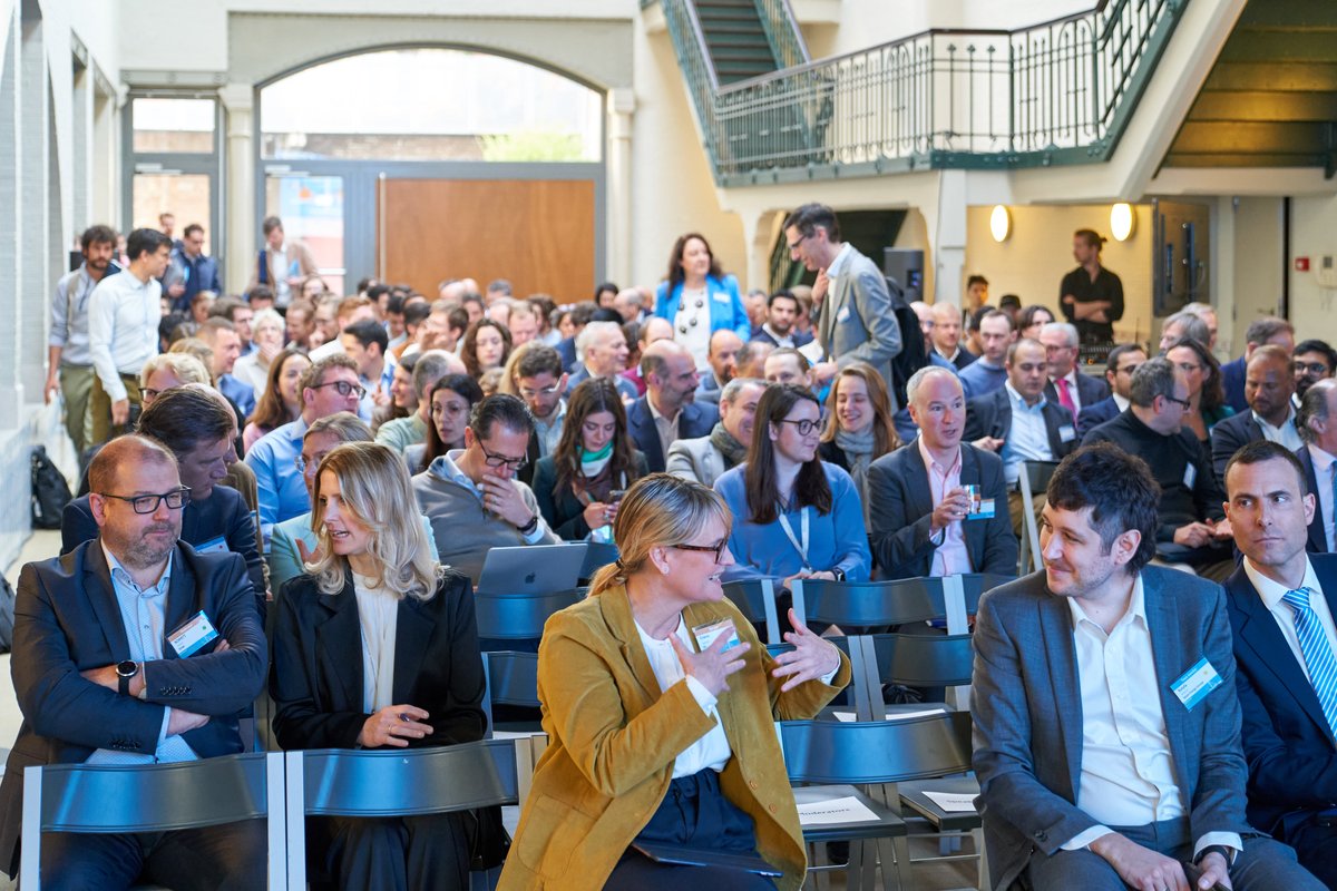 smartEnEU's tweet image. The #SmartEnergySummit2023 in numbers: 

2⃣0⃣0⃣ participants
2⃣5⃣ speakers
1⃣1⃣ moderators
1⃣1⃣ sponsors
5⃣ partners

Take a look at our after movie for a recap of the day!
🎦 youtu.be/e_TDClenev0

#FlexThatDemand #DistrictSelfBalancing