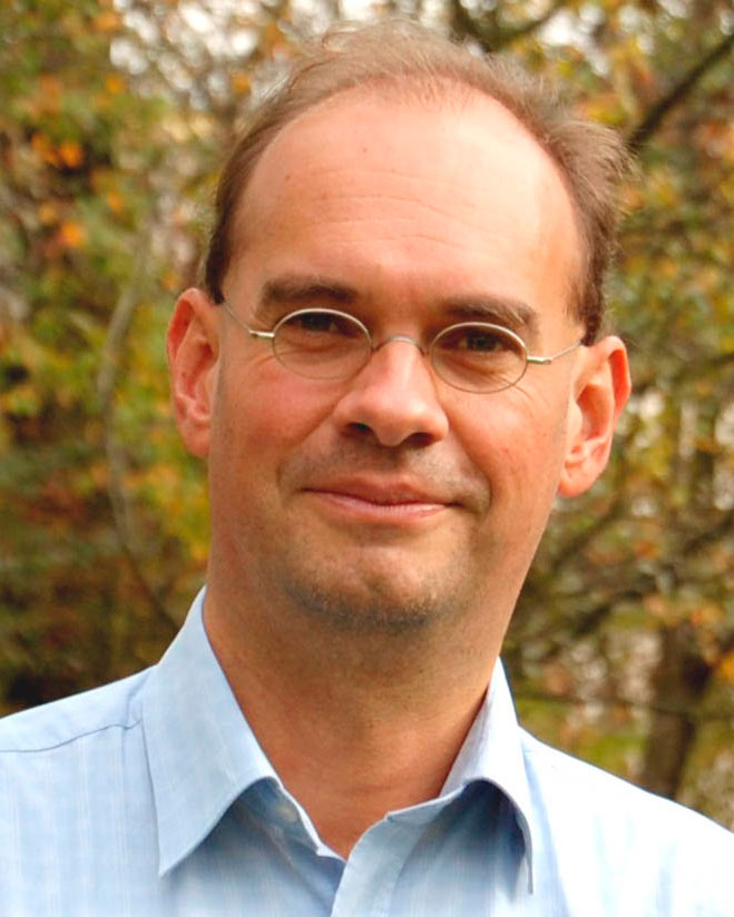 EurSocPhotobiol's tweet photo. 📢 We are excited to introduce Dr. Kristjan Plätzer as the new ESP Editor-in-Chief of PPS! Kristian is the head of the Lab of Photodynamic Inactivation, conducting research and development of novel antimicrobial therapies. @PdiPlus @PLUS_1622 @PLUS_RESEARCH #Photobiology https://t.co/N4WcQmNbLT