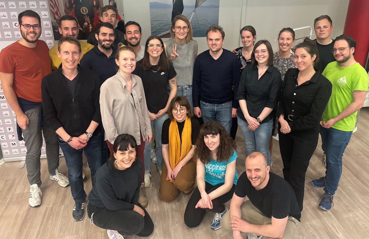 👨‍🎓👩‍🎓👋Ce n’est qu’un au revoir…
Vendredi dernier marquait la fin de la #formation  initiale pour la volée 22A après 10 semaines de cours!
Nous les retrouverons en juin pour les examens suivi de la remise des #diplômes en #journalisme.