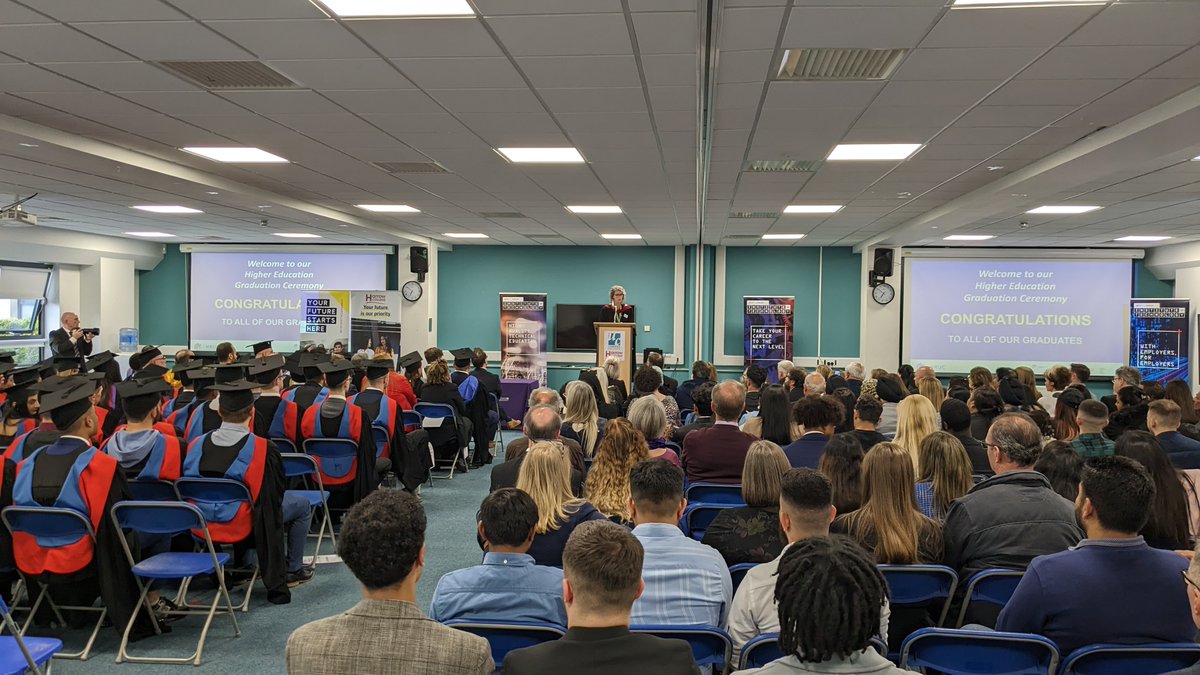 hcucdigital's tweet photo. RT uxbridgecollege: Last Tuesday, we hosted our annual HE Graduation Event for our Uxbridge and @HarrowCollege alumni.  

You can read more about the evening by clicking on the following link: https://t.co/Z1zZOFPbEZ https://t.co/L2Vx66TsRQ