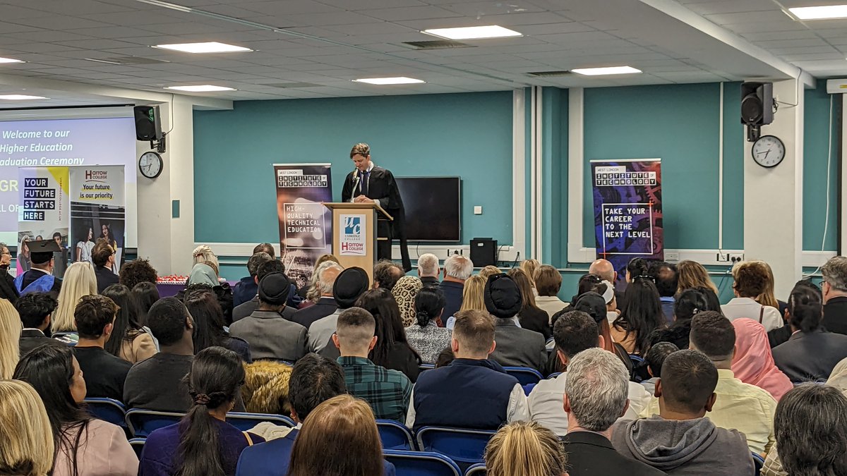 hcucdigital's tweet photo. RT uxbridgecollege: Last Tuesday, we hosted our annual HE Graduation Event for our Uxbridge and @HarrowCollege alumni.  

You can read more about the evening by clicking on the following link: https://t.co/Z1zZOFPbEZ https://t.co/L2Vx66TsRQ