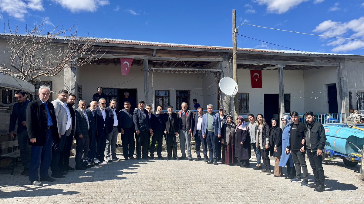a_babacann's tweet photo. 📍Darende, Sakarya 

Sakarya Mahallemizi ziyaret edip, mahalle sakinlerimiz ile selamlaştık ve hayır dualarını aldık.

#AKParti #Malatya #TürkiyeYüzyılı 
#Doğruadamdoğruzaman
#DoğrusuAKParti https://t.co/UQFLK0cqY2
