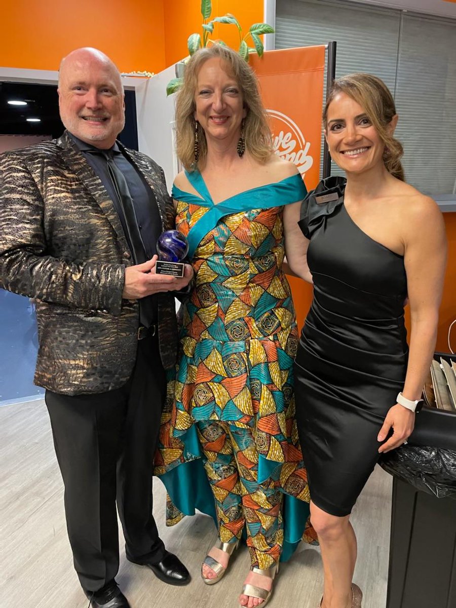 PGCMLS's tweet photo. PGCMLS was recognized as an outstanding partner at the Cultural Arts Gala presented by World Arts Focus at Creative Suitland on Saturday, 4/29. PGCMLS, PGCOHR, and PGCC are longtime partners of @joesmovement &amp; @CreativeSuitAC. #PrinceGeorge'sProud (1/2) https://t.co/pz8ISmJDgM
