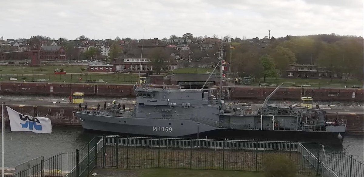 WarshipCam's tweet photo. German Navy Class 332C minehunter (MHC) FGS Homburg (M1069) in the Kiel Locks on the Kiel Canal in Germany - May 2, 2023 #fgshomburg #m1069
SRC: webcam https://t.co/SouDxkmnGy