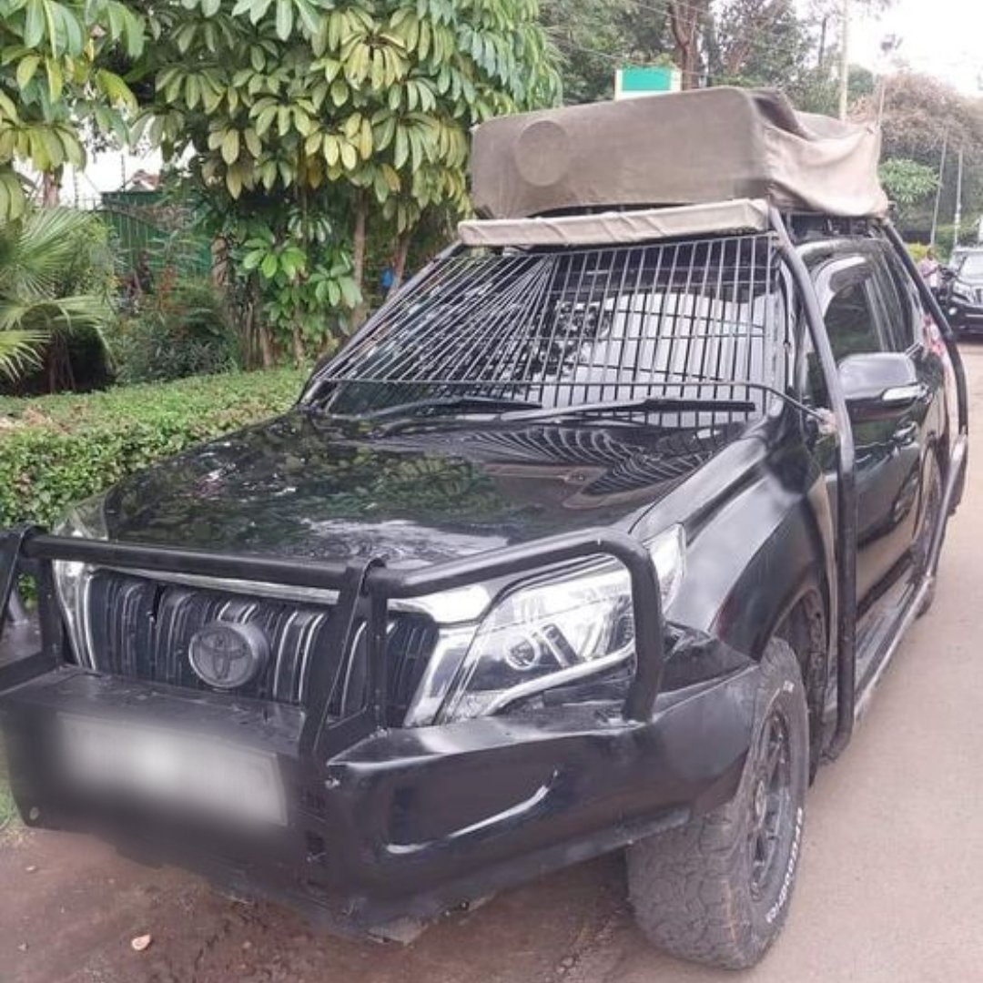Kenyans's tweet photo. Raila's media vehicle modified with windscreen grilles after being destroyed during the previous demonstrations https://t.co/wb8aWGQDVW