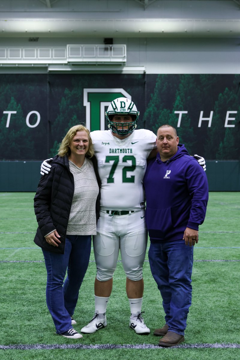 CarsonDeroner's tweet photo. Some photos from Dartmouth Jr. Day. Thank you @LandanYount for sending them to me! 
@ArthurJPassaro @coach_dobes https://t.co/qXwXFUI7b4