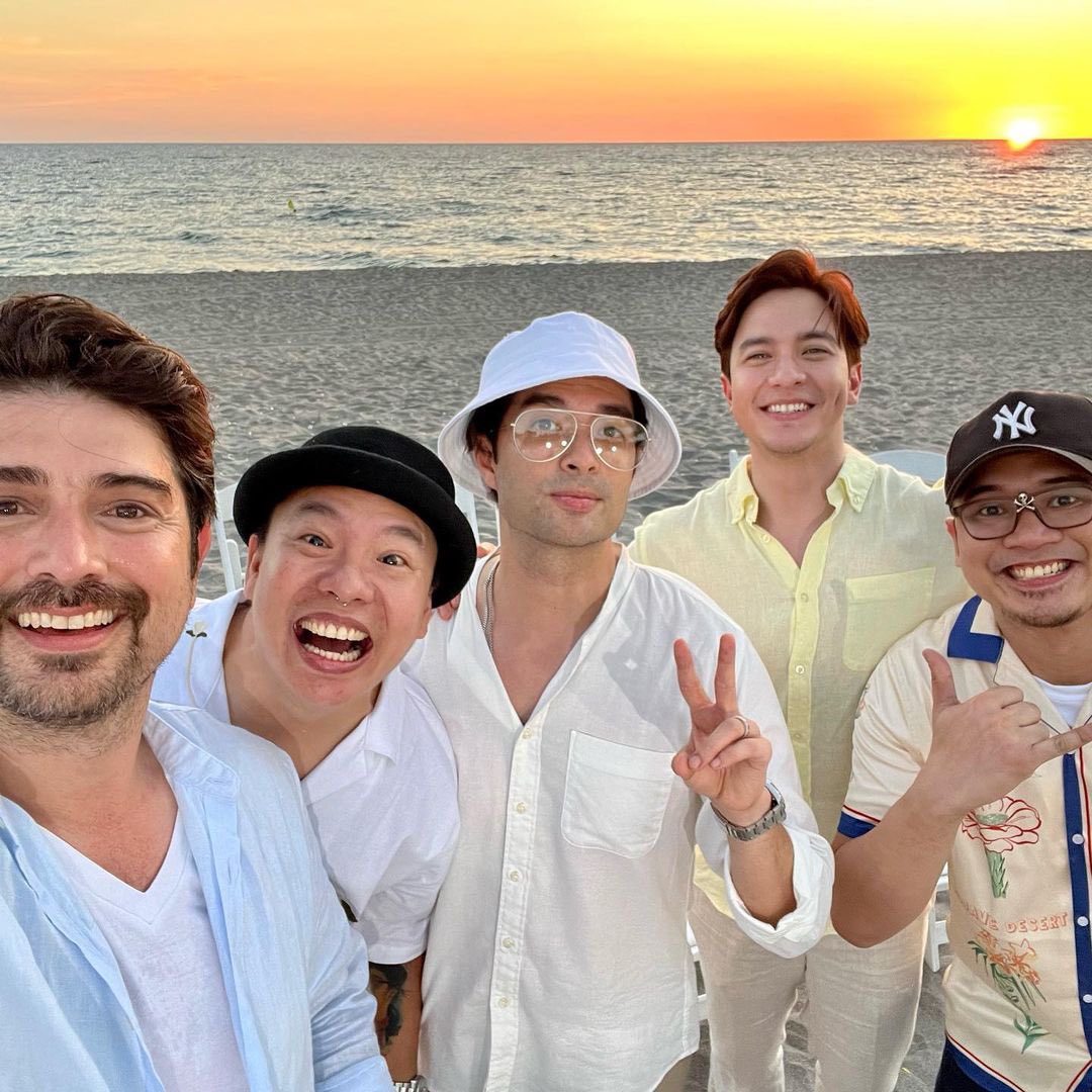 AldenTrendsOFC's tweet photo. CONGRATULATIONS and BEST WISHES, Direk Cathy and Mr. Louie Sampana! 🤵‍♂️❤️👰🏻‍♀️

@aldenrichards02 
#ALDENRichards
• Joross Gamboa IG https://t.co/MV27aP5Ot6