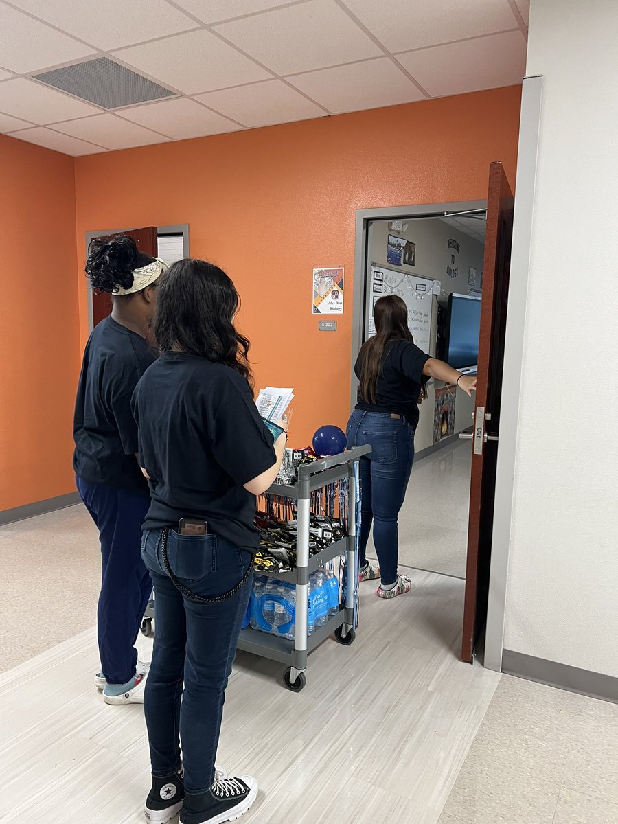 Teacher Appreciation Week continues w/ goodies delivered to our teachers courtesy of our AVID program. <a href="/Osceolaschools/">Osceola Schools</a> <a href="/PaceDebra/">Pace.Debra</a> <a href="/TohoAVID/">Tohopekaliga AVID</a> <a href="/sdocavid/">SDOC AVID</a>