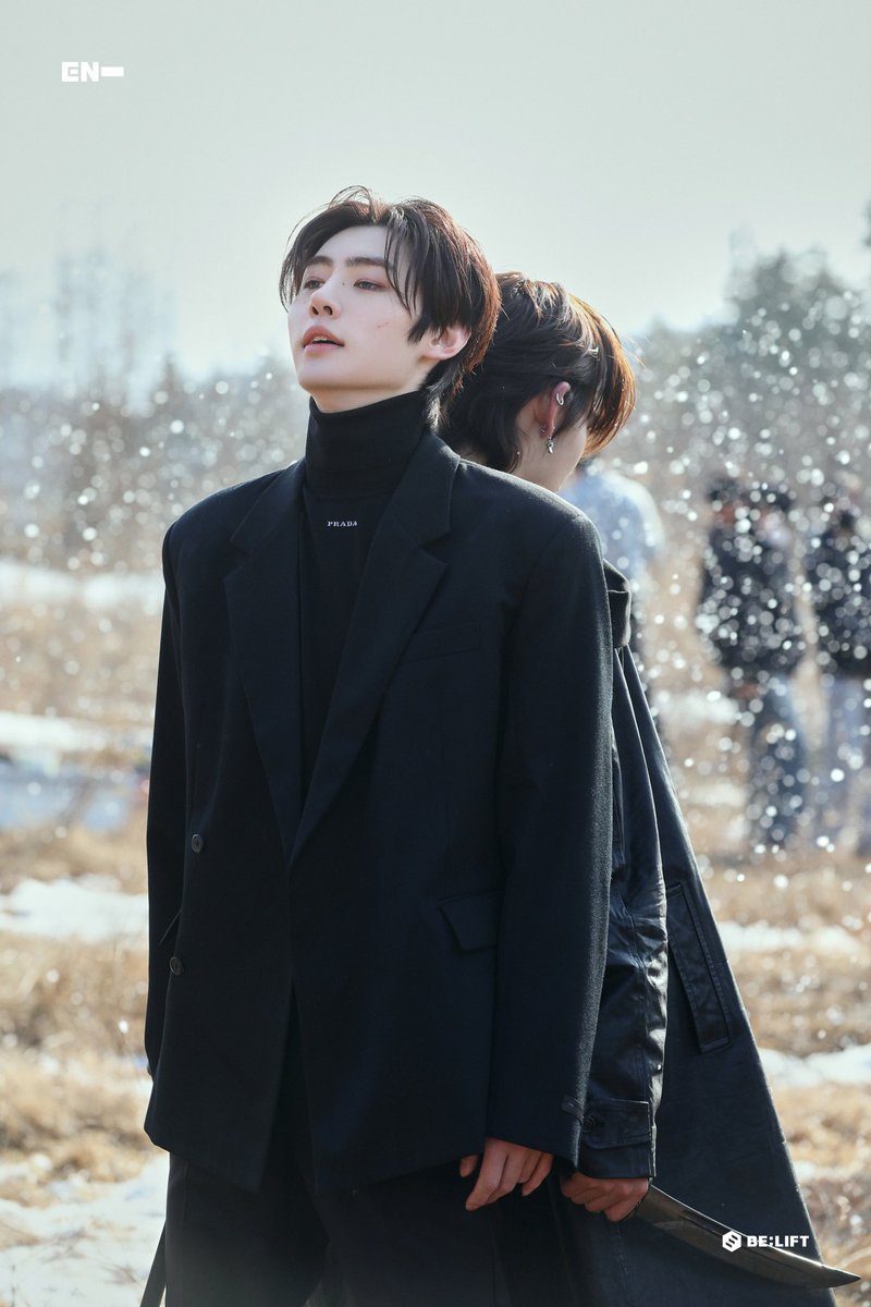 enhypenweverse's tweet photo. (18/24)

@ENHYPEN_members @ENHYPEN #ENHYPEN #엔하이픈 #DARKBLOOD #SUNGHOON #성훈 https://t.co/K0h8cMuGge