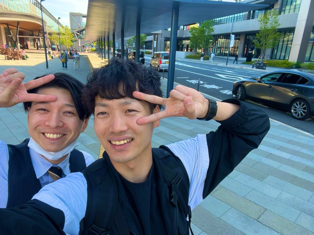 sessatakumi's tweet photo. 明日はチームメイトでありMy broの結婚式で司会です。とりあえず、長崎で独身最後の彼と会いました。明日は泣く。いや、泣くな!思い出が止まらねぇー!
#HAZIME #ズブズブの関係 https://t.co/o7ksY3B34k