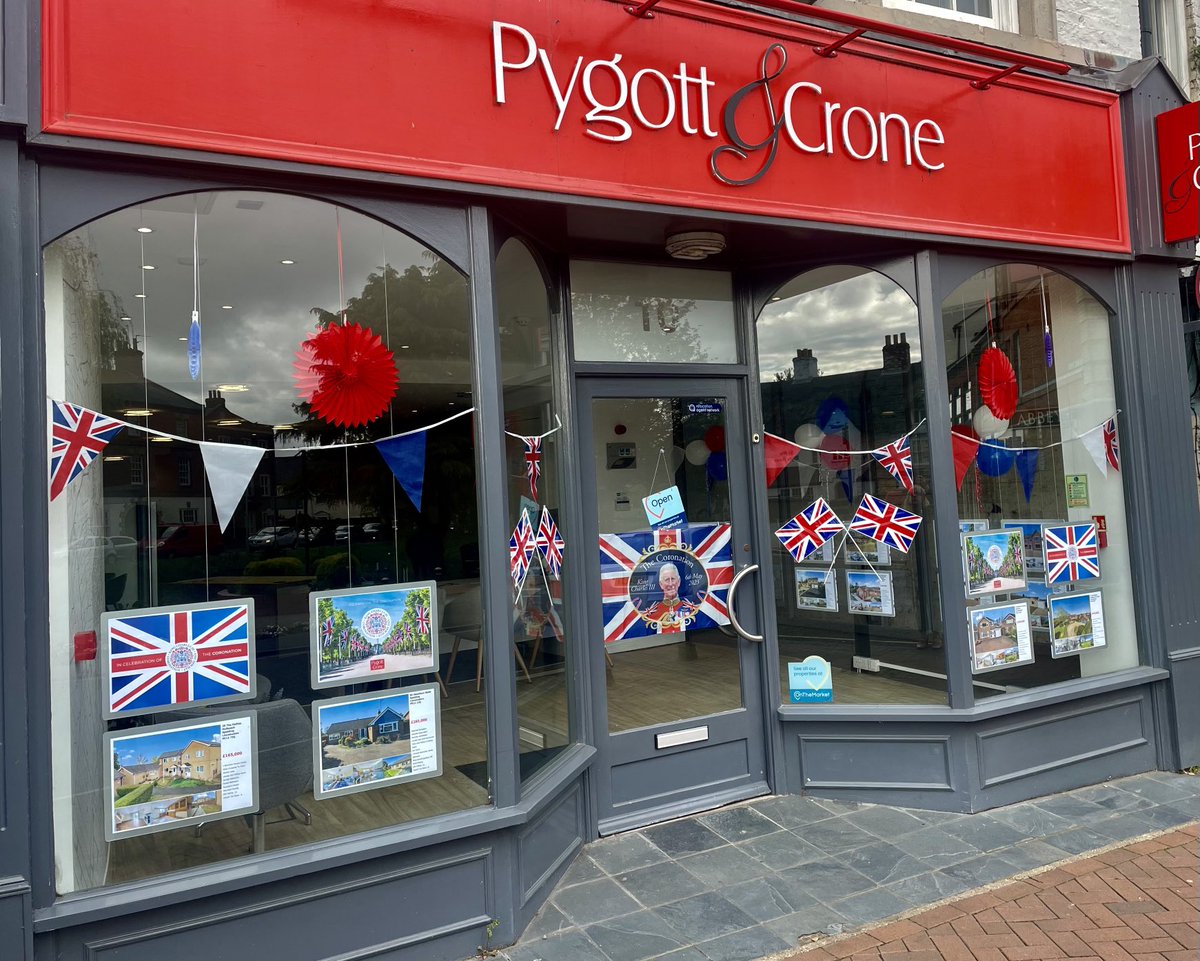 kevinscrupps's tweet photo. Great to visit our Spalding Office today and catch up with the team. Windows all done for the weekend. ⁦@PygottandCrone⁩ ⁦@nicky_latter⁩ https://t.co/TdM0DcCk5F