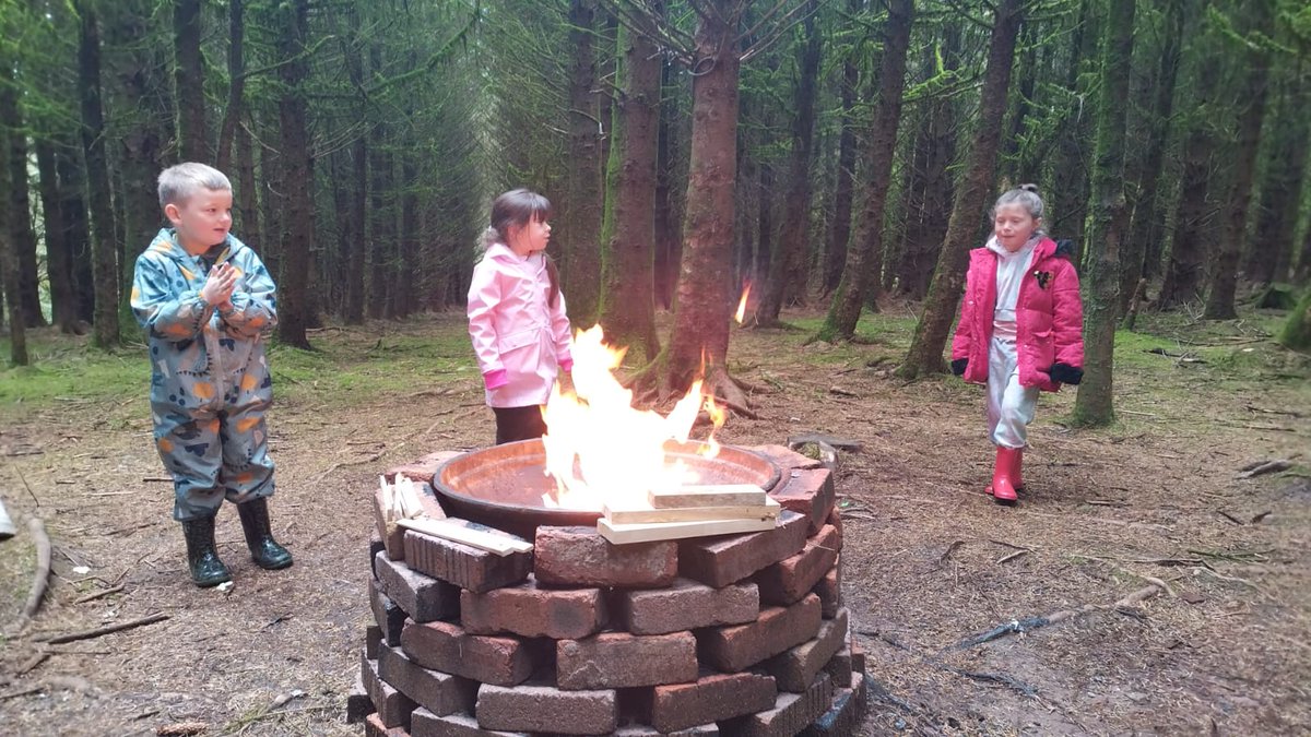 ACE_Girvan's tweet photo. Final Forest School Session of the Term for @sacred_heartps P1/2's today 🙂 #ACEdays #forestschool #teamgames https://t.co/mYGpOvN7WN