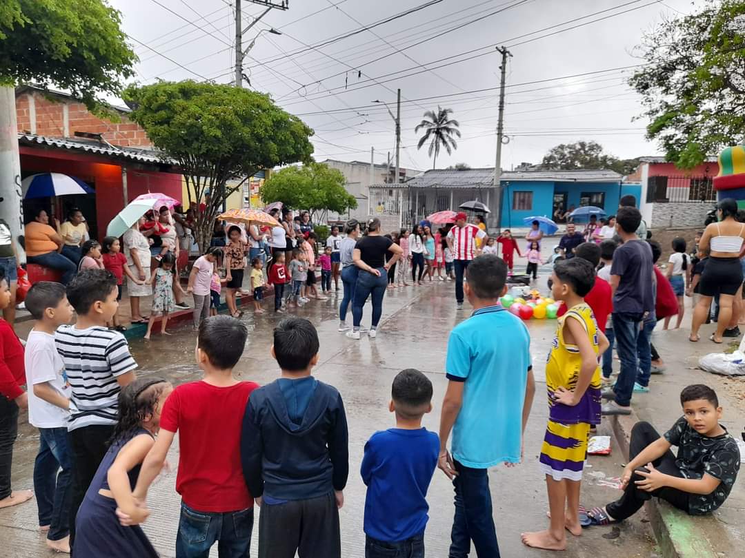 JairfalsS's tweet photo. Gracias a DIOS, se realizó la celebración del día del niño,  fueron más de 1000 niños que nos acompañaron barrios la pradera, los olivos 1 etapa y sectores aledaños, brindamos inflables, brinca brinca, show, refrigerios, meriendas, rifas y muchas sorpres @rachidcorrea @zabaraing https://t.co/Oba8vII5D9