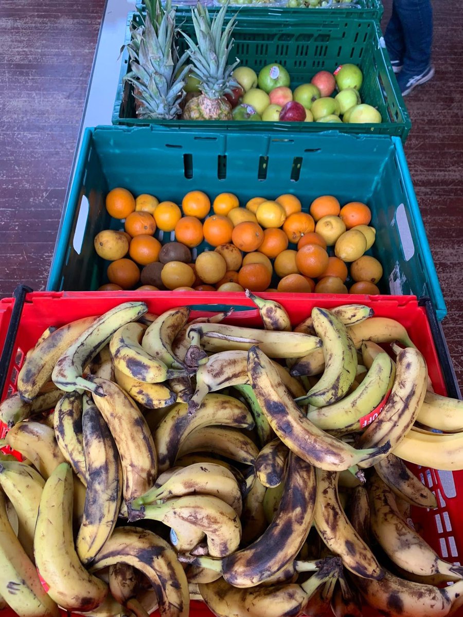 slzfw21's tweet image. So much food saved over the bank holiday weekend that would have gone to landfill #wastelesssavemore #liverpoolzerowaste