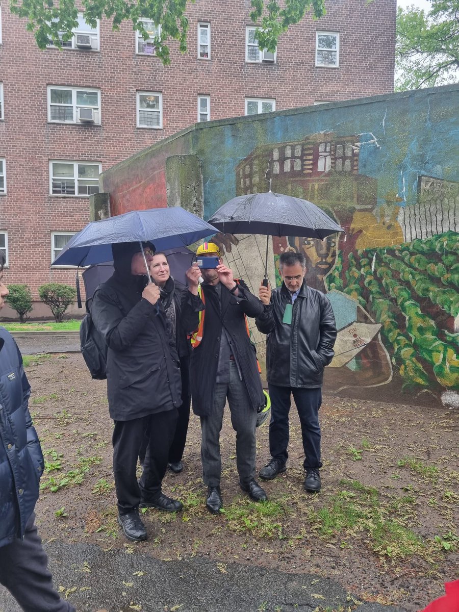 💥💥Amazing walk experience with <a href="/sitesize/">Sitesize</a> and <a href="/JeffreyHogrefe/">Jeffrey Hogrefe</a> 💧🔥🔥🔥#INDIGENOUS #trails #resiliencethinking
 #brooklyn
#barcelona
#colonialism