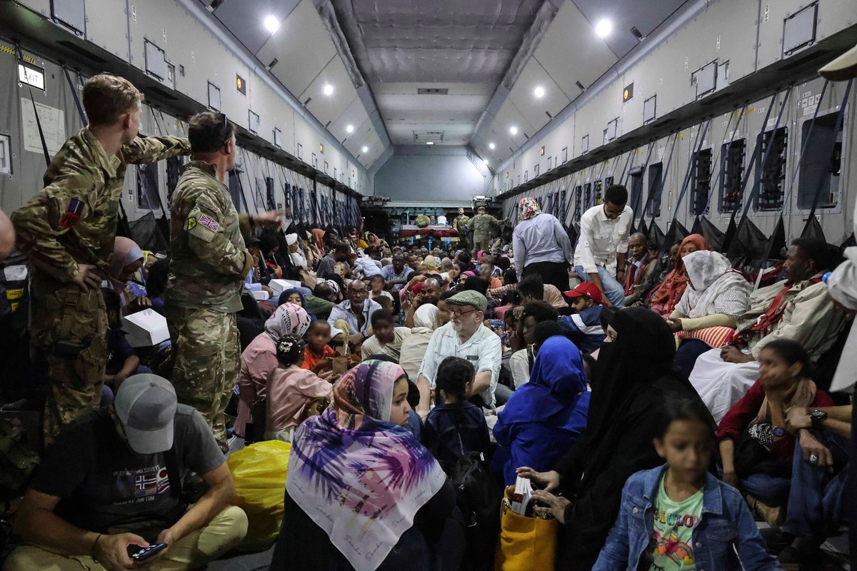AirMobilityRAF's tweet photo. .@RoyalAirForce aircraft, including C-17 Globemaster, A400M Atlas, and C-130J Hercules, based at RAF Brize Norton,  have played a key role in carrying out the evacuation operation of British citizens from Sudan.

Full story: https://t.co/5ehgCHSbFS https://t.co/lHgUbb3TEs