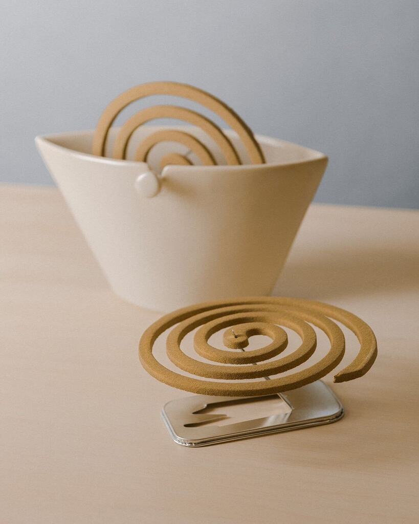 Let us help you to fight off the mosquitos with our Mosquito Coil and Arita Porcelain Coil Holders whilst you enjoy the celebrations this coming bank holiday weekend! Our Arita Porcelain Coil Holder keeps your mosquito coil in place whilst containing the… instagr.am/p/CrvXnGbICAc/