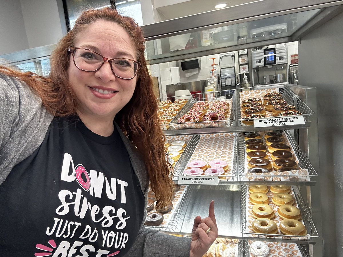 McClureSubTeach's tweet photo. Hey @McClureMarshals Donut stress this STAAR test! YOU GOT THIS! #resourcecrew #mcclure #STAAR #mymisd #misdliveskind https://t.co/Kzjbem9SFb