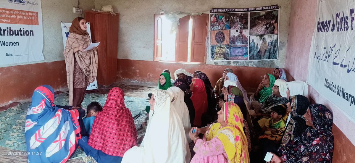 SRSO_Official's tweet photo. #SRSO in partnership with #RSPN under #UNFPA & #UNCHR supported Gender Based Violence Mitigation Project conducted awareness session abt #GBV & #HealthHygiene & distributed 35 #Dignitykits in Women & Girls Friendly Space at vilg Morani UC dist.Shikarpur. https://t.co/GiOdFgJOkL