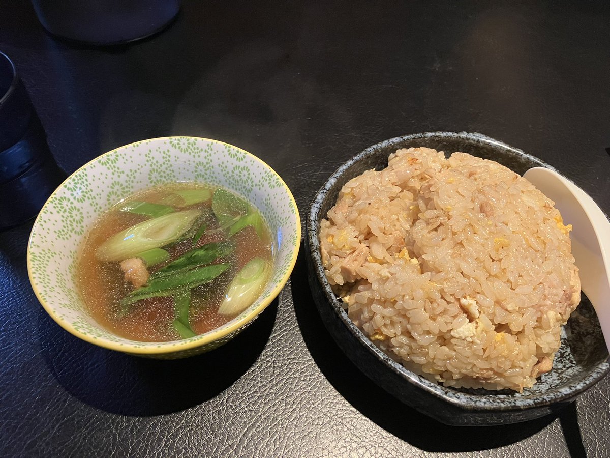 exg_kazu's tweet photo. 本日の昼食。埼玉県小鹿野町にある鹿粋軒のチャーハン❗️おいしー‼️
#ogano #chichibu #saitama #gourmet #seibulions #小鹿野 #秩父 #埼玉 #チャーハン #ラーメン https://t.co/UBRLw6WDvM