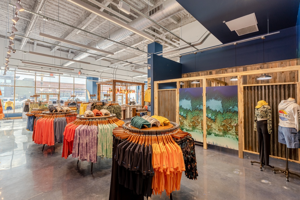 Salt Life on X: New Jersey we have arrived! We're so excited to open the  doors to our newest store in Long Branch, NJ. Swing by to get the full  experience and