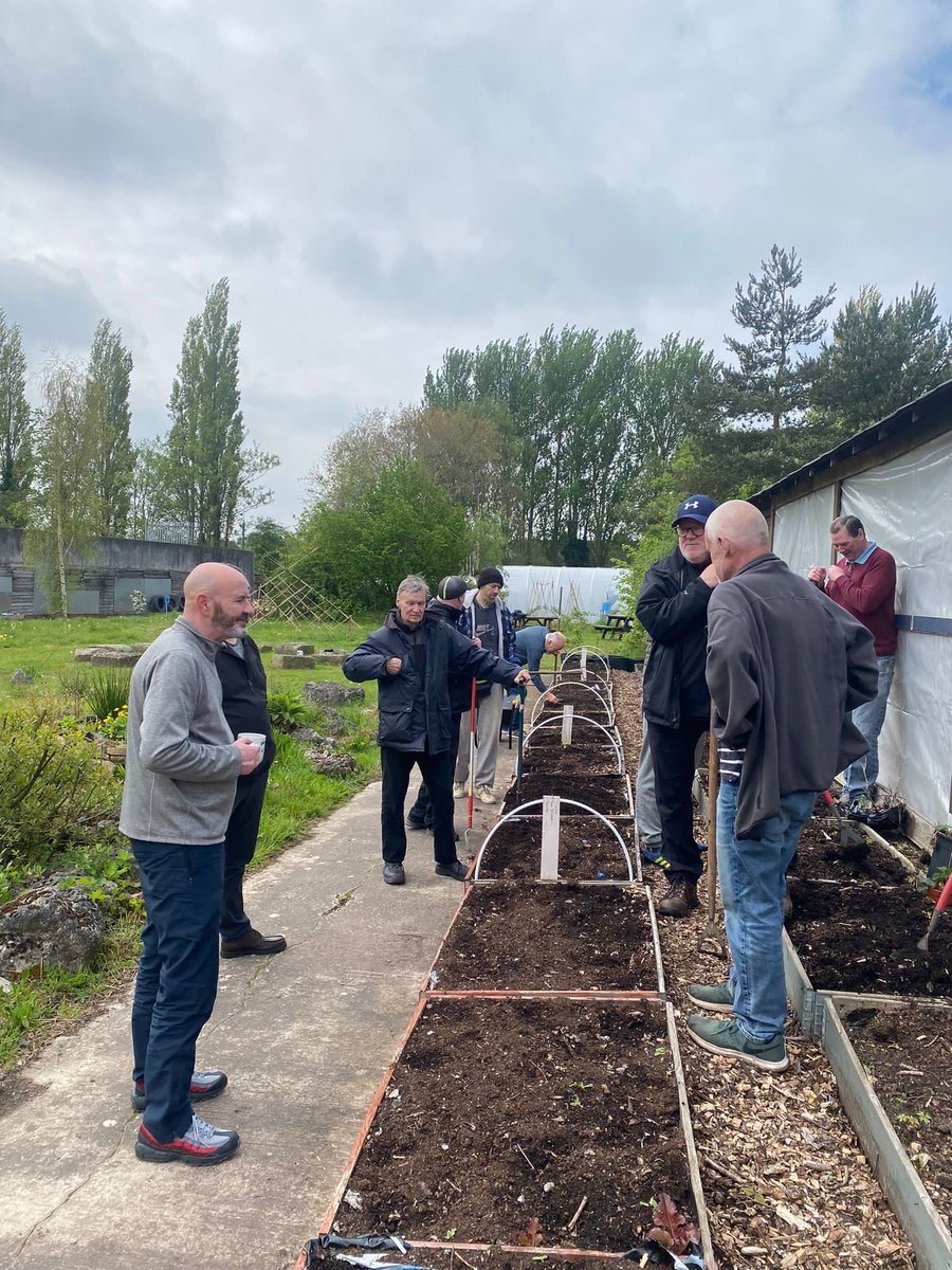 Fantastic atmosphere, fantastic turnout and the <a href="/flourish_cic/">flourishandsucceed CiC</a> , Men’s allotment project has another new member absolutely brilliant 🍀
Men supporting men &amp; always goes without saying teamwork was outstanding as always 🌻
Well done to all the fellas who attended today,💚