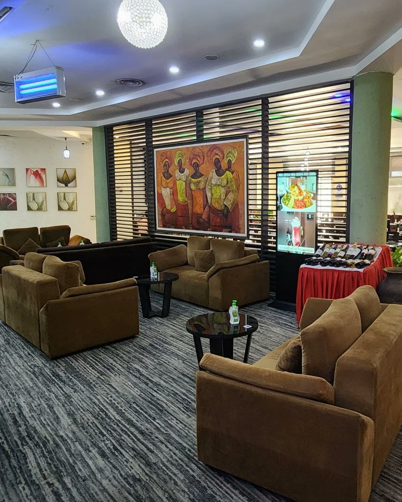 GoldenIbadan's tweet photo. Do you have a work-life balance? What are your plans this week?  Book a stay today. Come enjoy a drink at the bar.  Chef prepared meals. Great customer service. Business or pleasure. 

 #relax #sleep #chef  #ibadan #nigeria #weekday #thirsty #tuesdaymotivations @GoldenIbadan https://t.co/bUWi8vTj87
