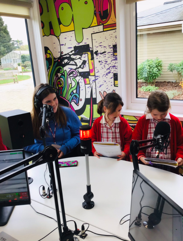 #PipersSixthForm hosts were joined by #PipersYear2 in the radio station today! It's such a joy when the older and younger years collaborate on #PipersRadio 📻
