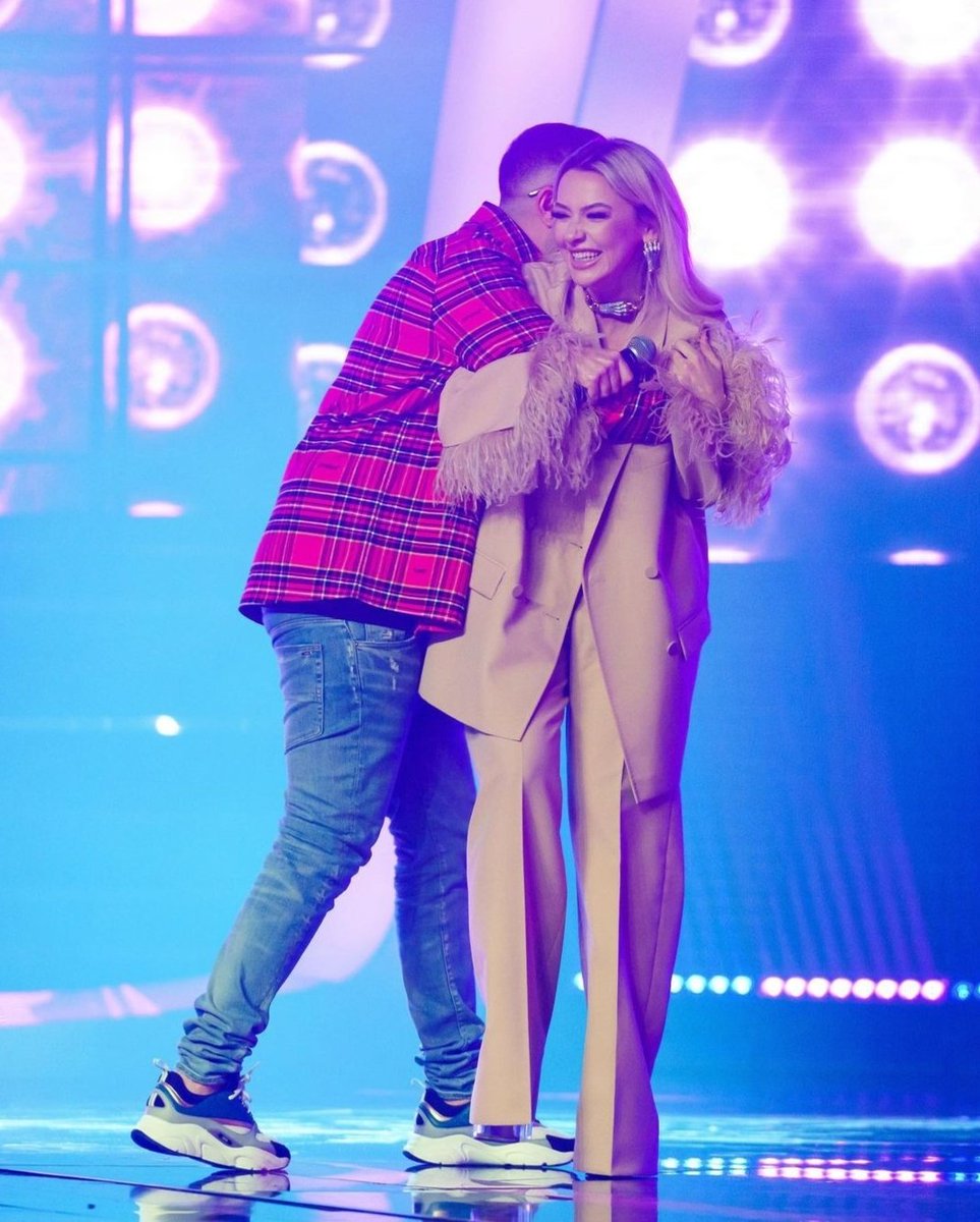 elifhadiseee's tweet photo. O Ses Türkiye Rap yeni sezon çekimlerinden ❤ @Hadise @murdaworld #exxen 
#OSesTürkiyeRap #OSesRap https://t.co/JbPwMsf7rR