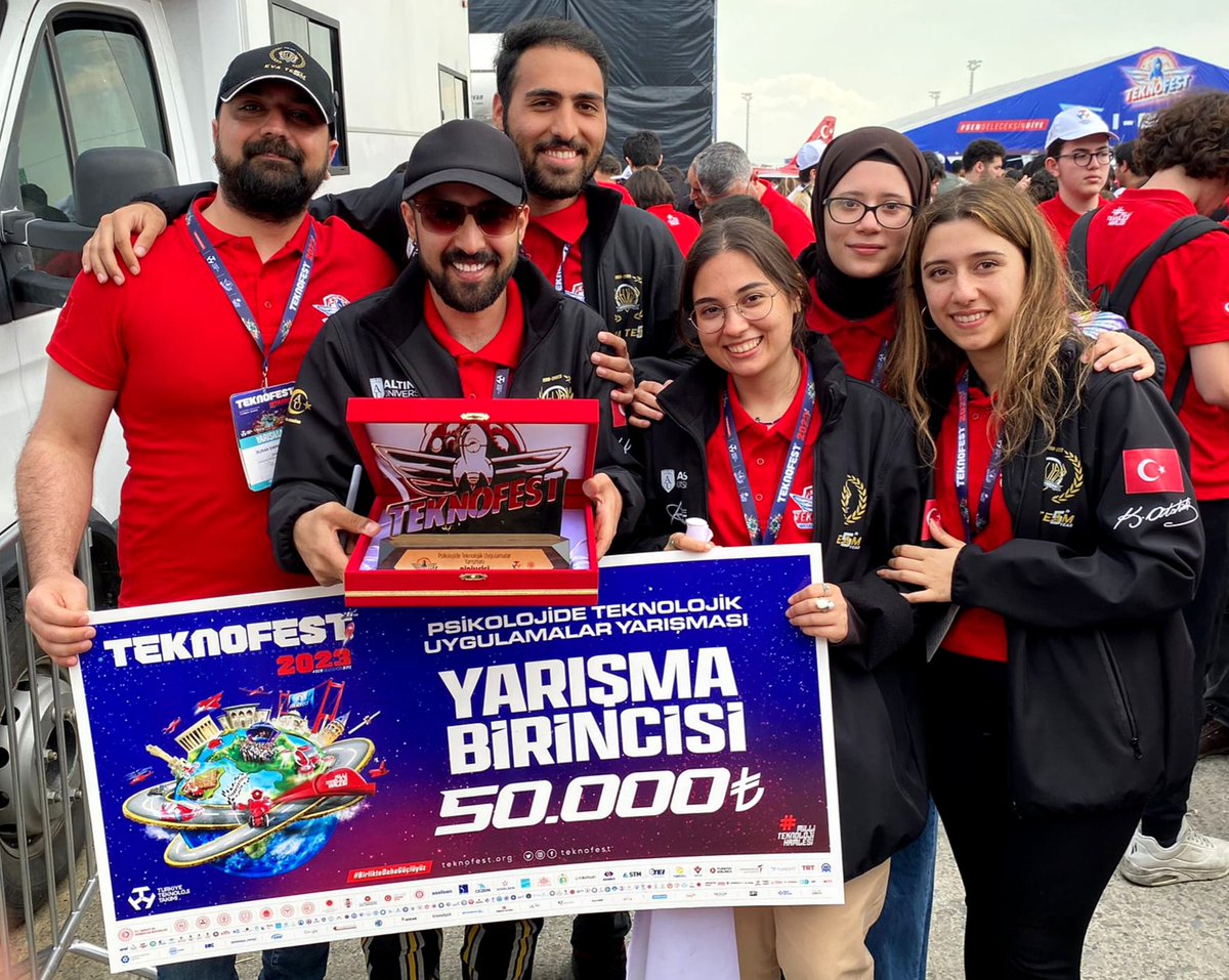 altinbaspsi's tweet photo. Psikoloji bölüm başkanımız Dr. Öğr. Üyesi Burak Emre Gürsoy’un danışmanlığında EVAPSY Takımı, TEKNOFEST Psikolojide Teknolojik Uygulamalar Yarışması’nda 1. oldu🚀

Hocamızı ve öğrencilerimizi yürekten tebrik ediyor ve başarılarının devamını diliyoruz💫🎉👏 https://t.co/mnlGkrqi4P