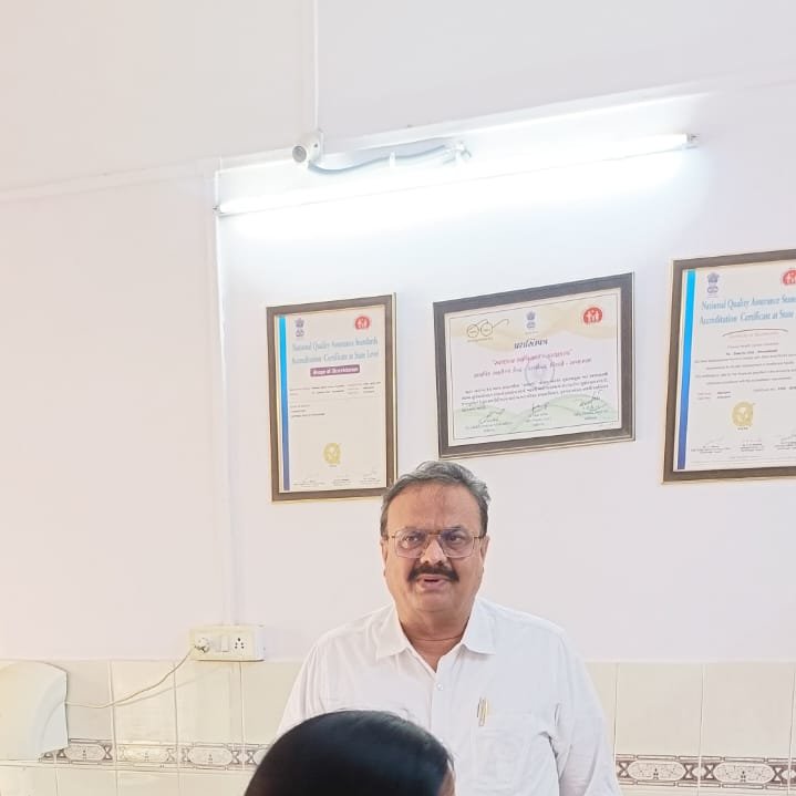 આજ રોજ પ્રા.આ.કેન્દ્ર, કાસીન્દ્રાની આકસ્મીક મુલાકાત લીધી તથા કર્મચારીઓ સાથે કામગીરીની સમીક્ષા કરી સુચનો પાઠવ્યા
<a href="/MoHFW_GUJARAT/">Ministry of Health</a> <a href="/GujPRHDept/">Panchayat, Rural Housing & Rural Dev. Department</a> <a href="/GujDCoffice/">Guj DCoffice</a> <a href="/CdhoAhmedabad/">Deputy Director MCH</a> <a href="/InfoGujarat/">Gujarat Information</a>