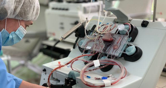 Dt_Aerzteblatt's tweet photo. Post COVID: Kein belegbarer Nutzen von Apherese und Sauerstofftherapie: Berlin – Die Wirkung der HELP-Apherese und der Hyperbaren Sauerstofftherapie zur Behandlung von Long- und Post-COVID-Erkrankten hat… #PostCOVID #Apherese #Sauerstofftherapie #MD https://t.co/RTKJQMP45H https://t.co/go28R4JJ13