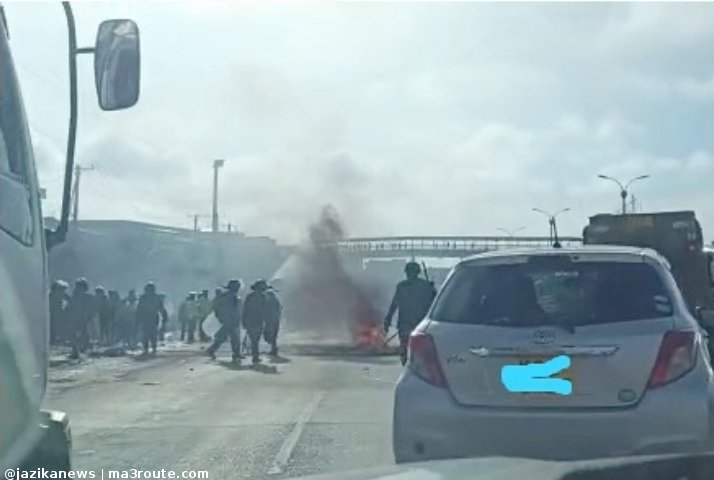 11:27 Mombasa road near GM and Imara Daima is a no go zone. Find alternative routes.  Maandamano Tuesday Eastleigh.   via <a href="/jazikanews/">jazika news</a>
