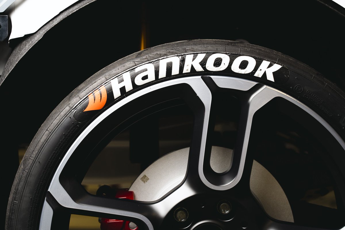 #NXTGenCup ⚡️ will race on the treaded #Hankook Ventus TD tyre 🛞 in both dry and wet conditions, meaning an extra challenge for the drivers and a reduced environmental impact. ♻️ Learn more 👉 bit.ly/3XwSOvU
#MINICooper #Motorsport #hankooktire #hankookmotorsports