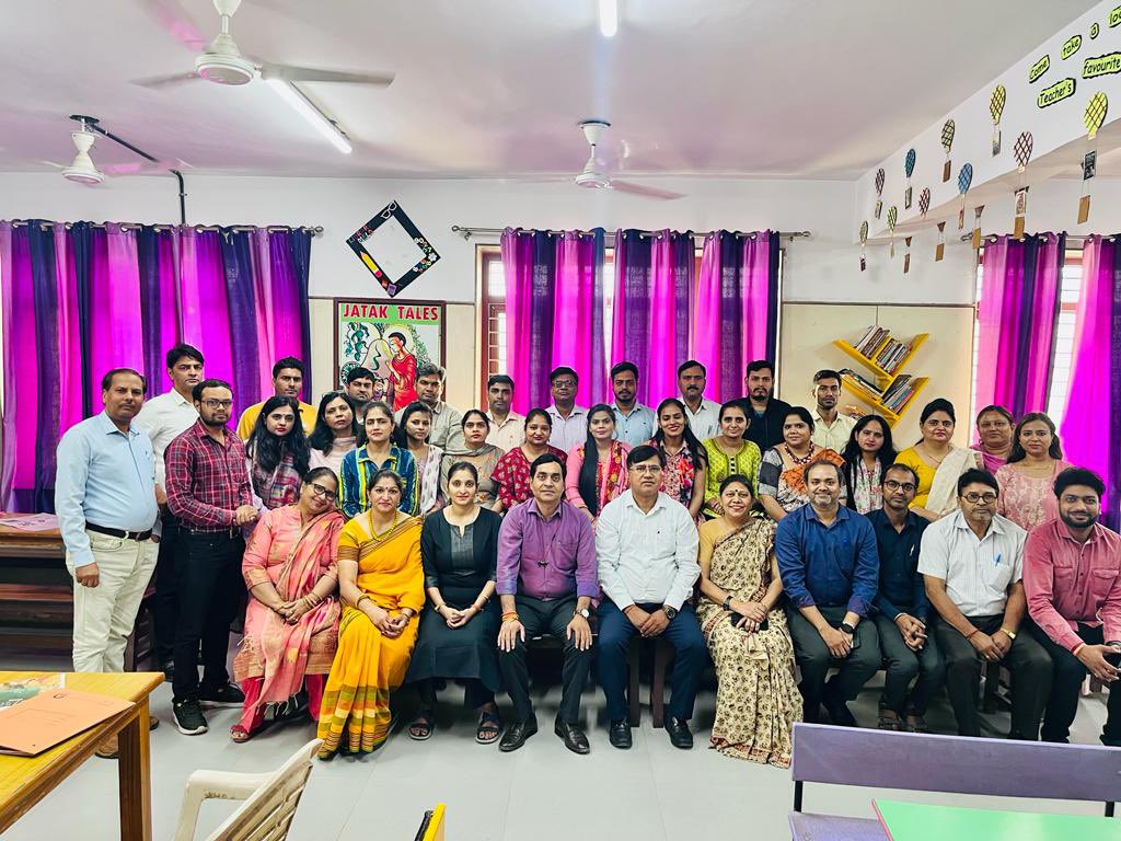 “Mission Buniyaad is all about to strengthen the foundational numeracy and language competences of the learners.”

Today <a href="/ashokktyagi1/">Dr Ashok Tyagi</a> <a href="/ddesouth/">DOE DELHI DISTRICT SOUTH</a> interacted with the participants and motivated them to make a plan of action for their schools.