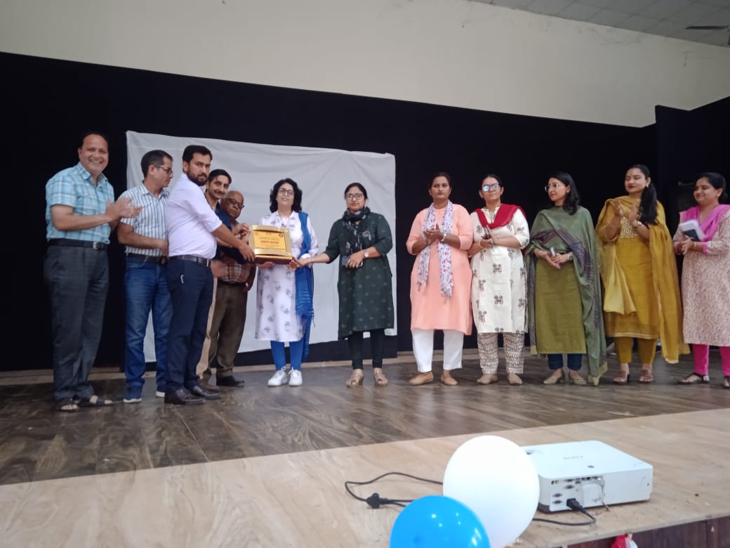 NssunitHgr's tweet photo. Day 7 of NSS Special camp
@_NSSIndia unit of GLDM Degree college Hiranagar concluded the 7 day special camp with a valedictory function at college auditorium https://t.co/vkK1rx94qu