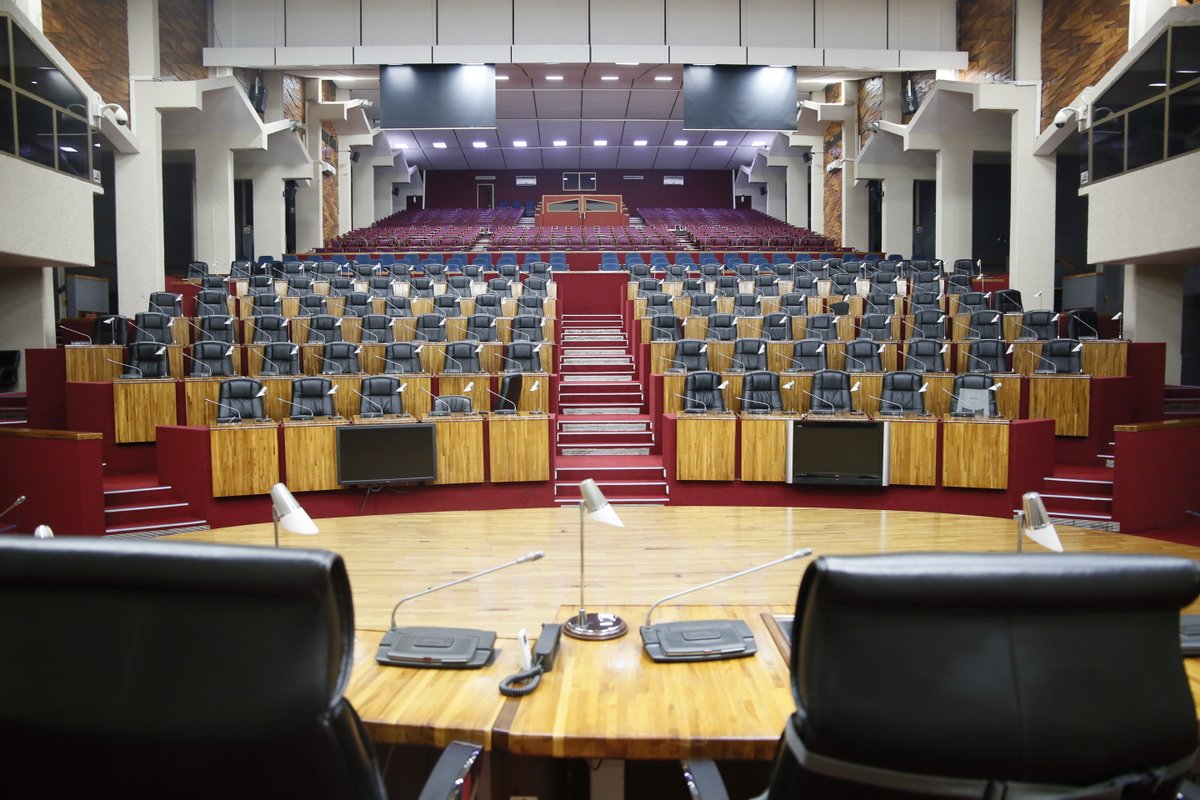 RwandaParliamnt's tweet photo. Uyu munsi (3:00pm), Umugenzuzi Mukuru w’Imari ya Leta arageza ku Nteko Rusange y'Imitwe Yombi raporo y'imikoreshereze y'imari ya Leta y'umwaka warangiye ku wa 30/06/2022.
👉🏿https://t.co/4WuztAn1Ox https://t.co/qjgEoK6BuL